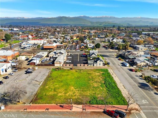 190 S Elmwood Avenue, Lindsay, CA 93247