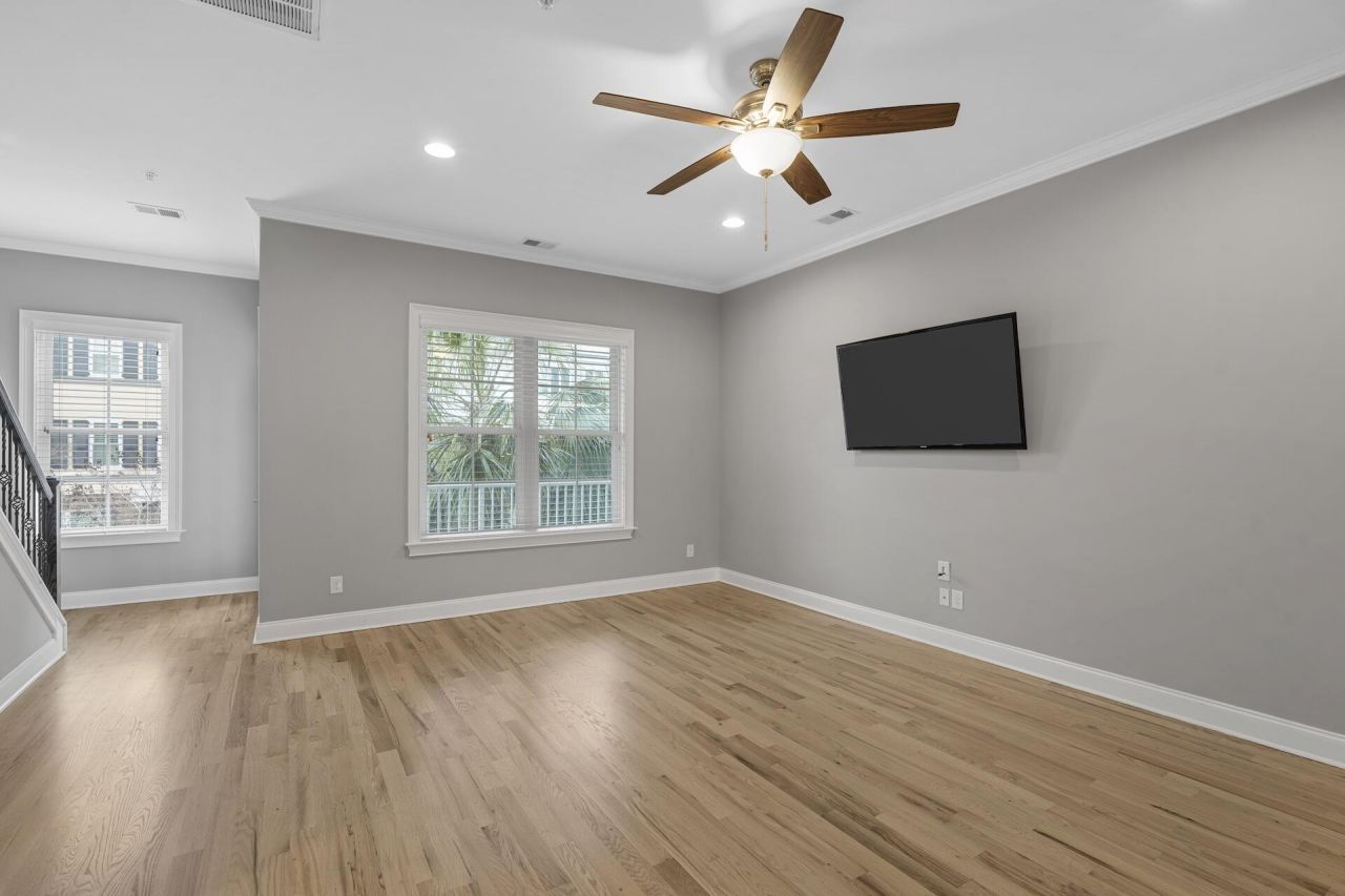 656 Coleman Boulevard Photo 11