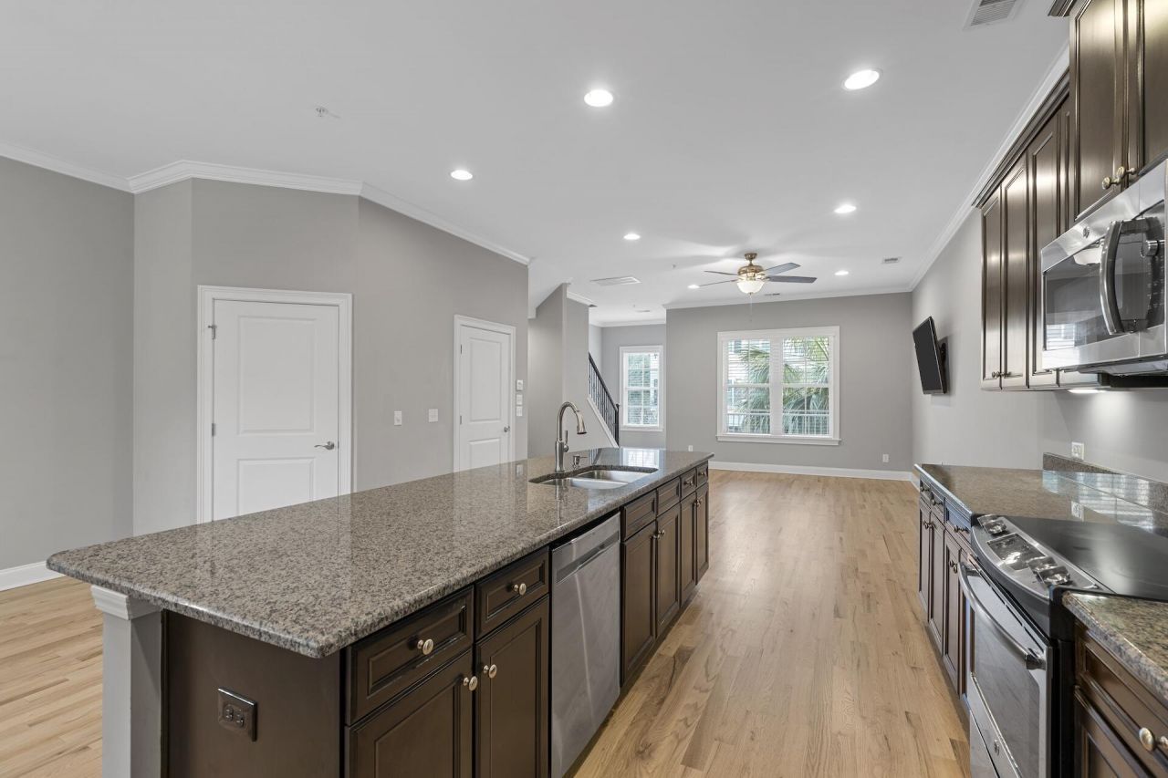 656 Coleman Boulevard Photo 13