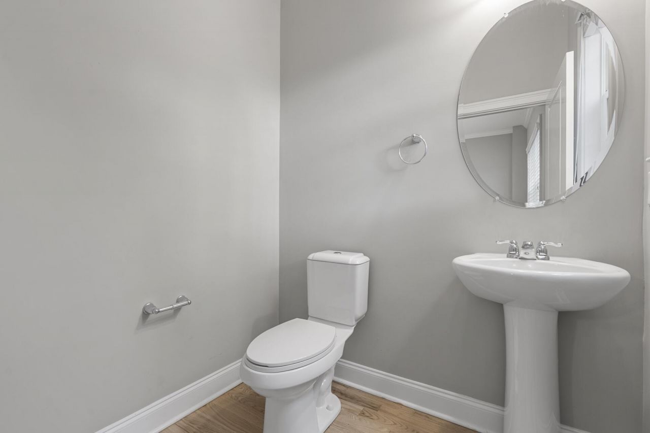 656 Coleman Boulevard Photo 17