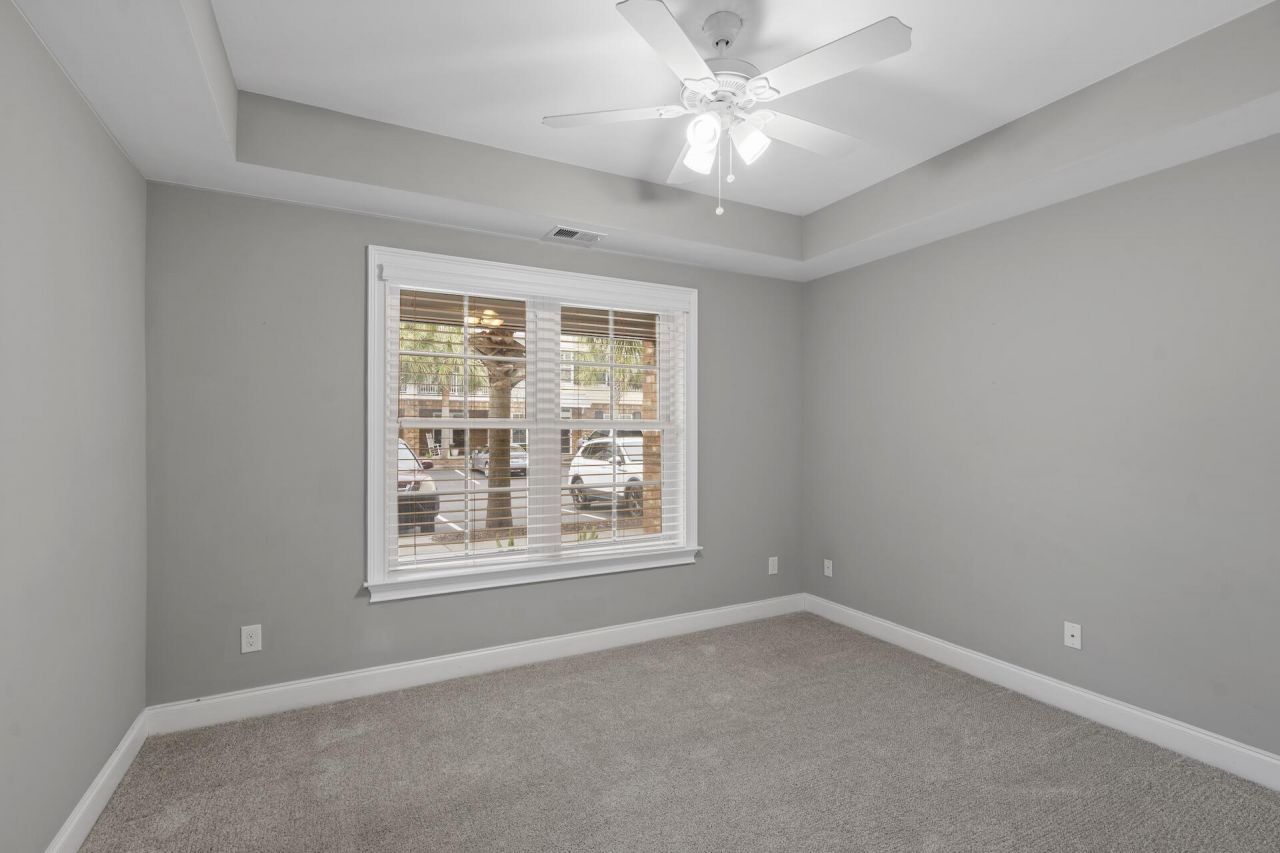 656 Coleman Boulevard Photo 18