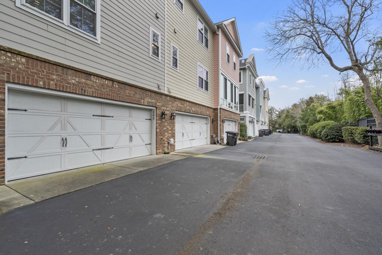 656 Coleman Boulevard Photo 31