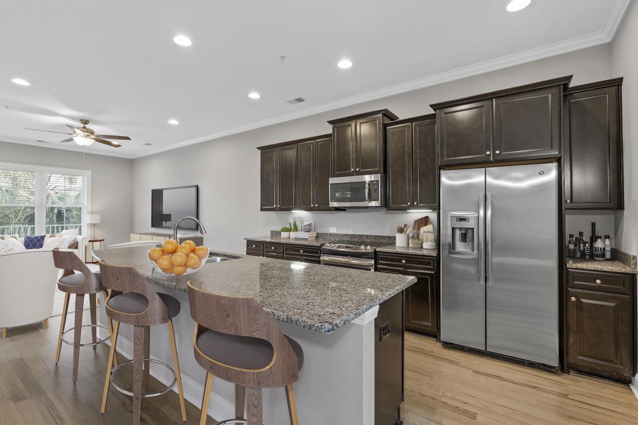 656 Coleman Boulevard Photo 5