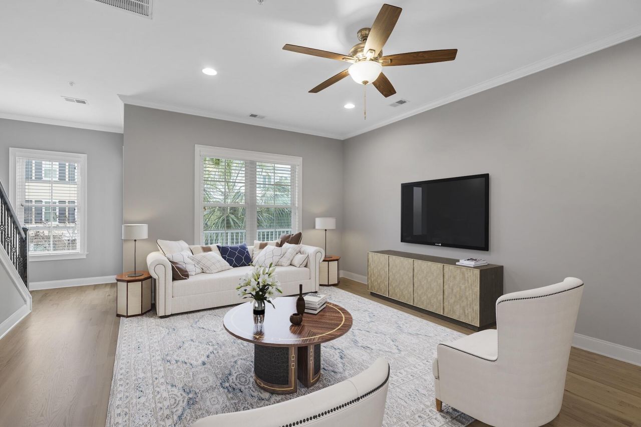 656 Coleman Boulevard Photo 7