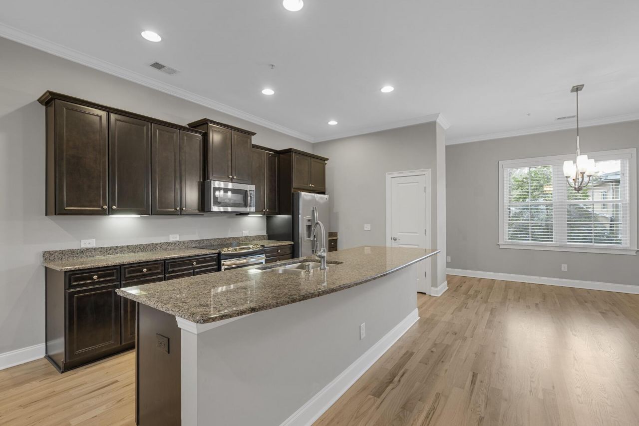 656 Coleman Boulevard Photo 8