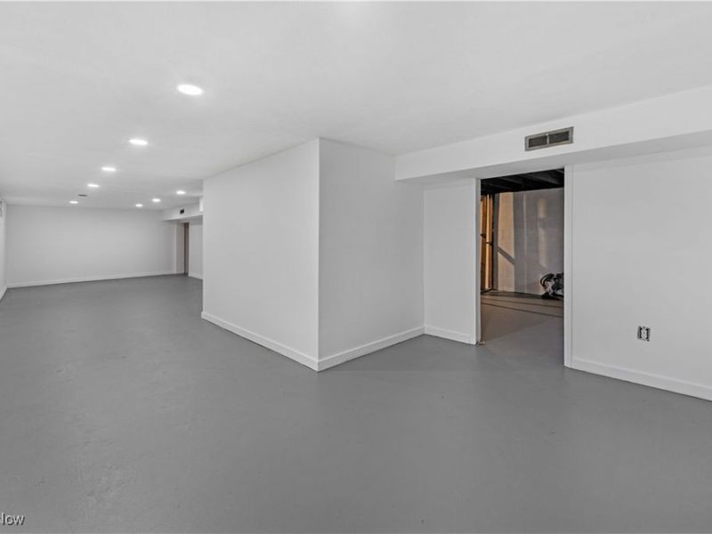 734 Frederick Boulevard, Akron, OH 44320 Photo 18