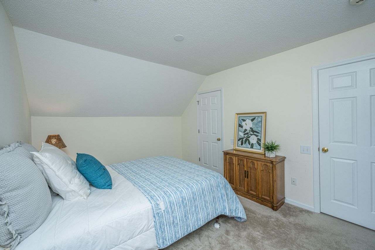 3200 Queensgate Way Photo 14