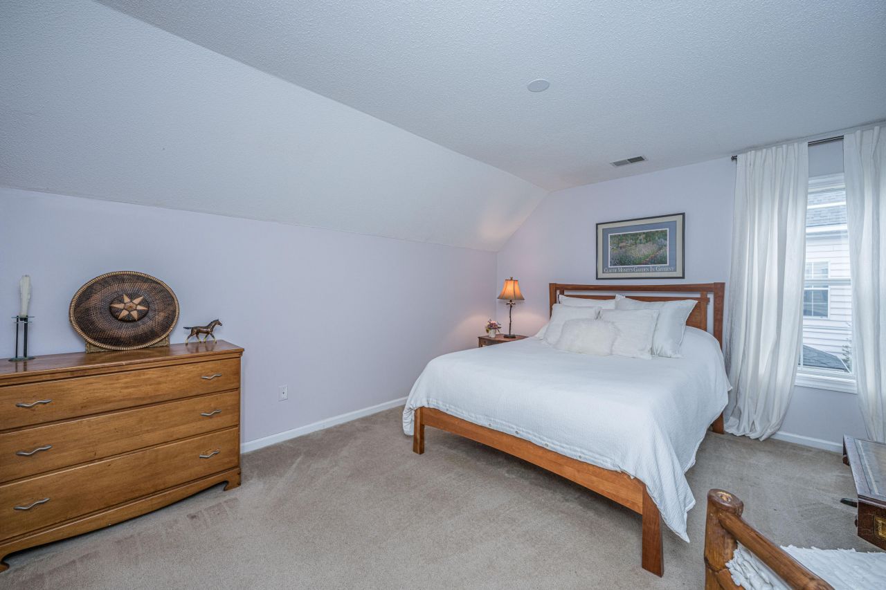 3200 Queensgate Way Photo 18