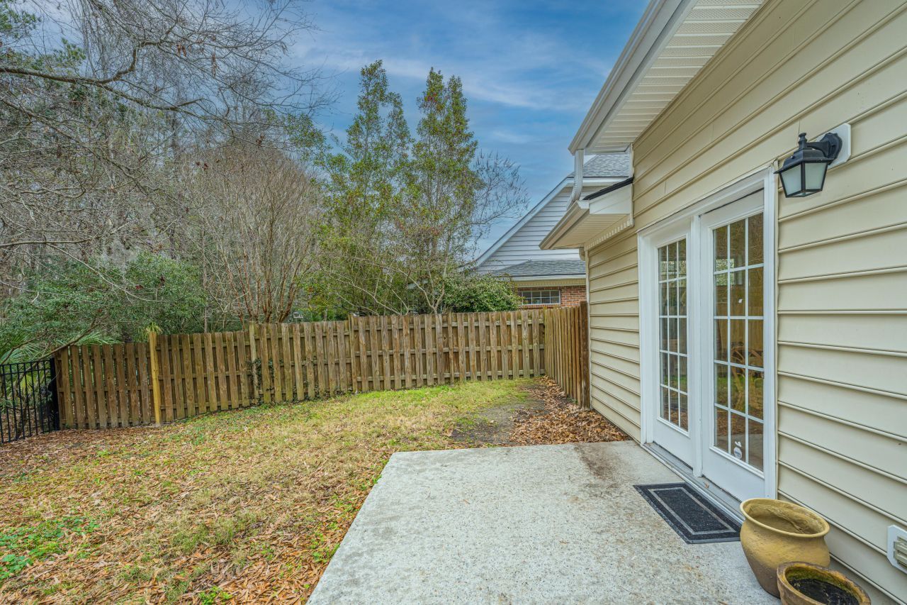 3200 Queensgate Way Photo 23