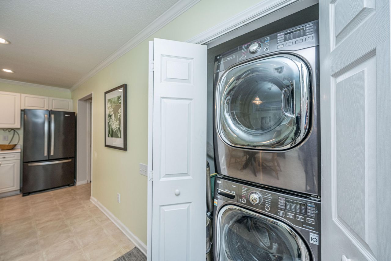 3200 Queensgate Way Photo 25