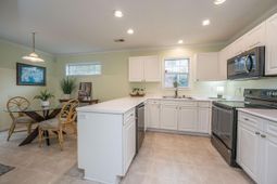 3200 Queensgate Way photo 4