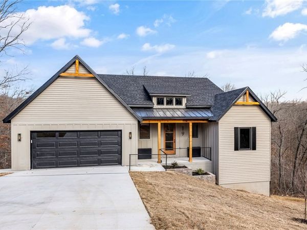 19 Carsphairn Lane, Bella Vista, AR 72715