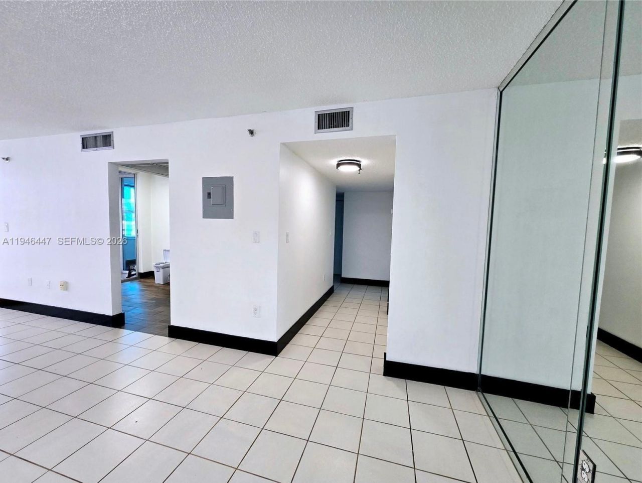 17890 W Dixie, Unit 302, Miami, FL 33160 Photo