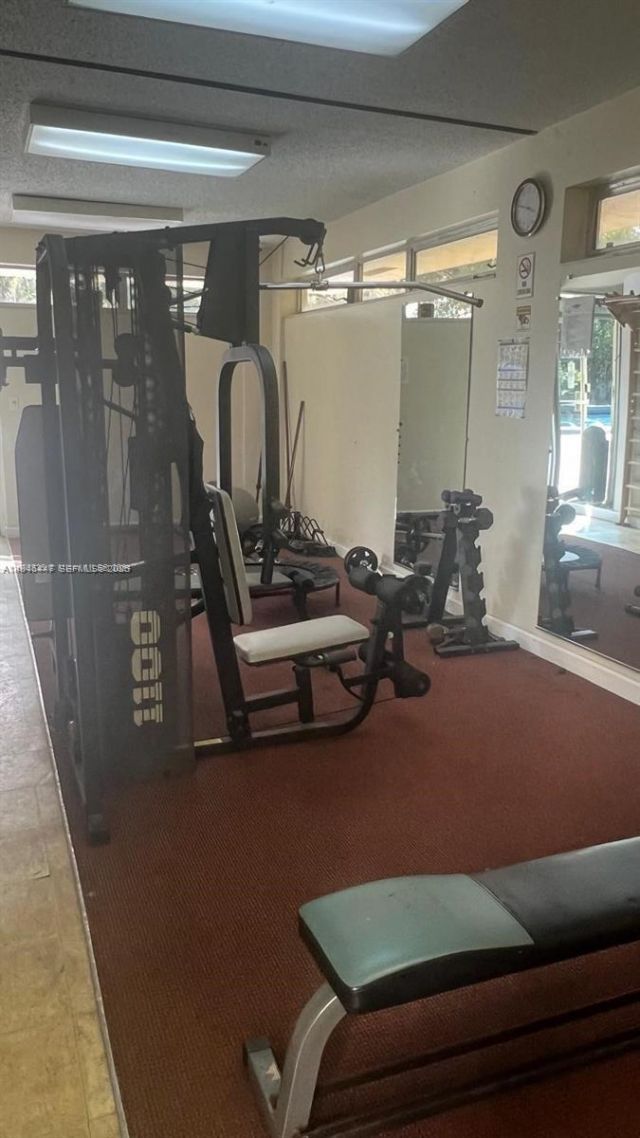 17890 W Dixie, Unit 302, Miami, FL 33160 Photo