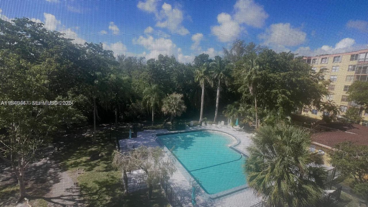 17890 W Dixie, Unit 302, Miami, FL 33160 Photo