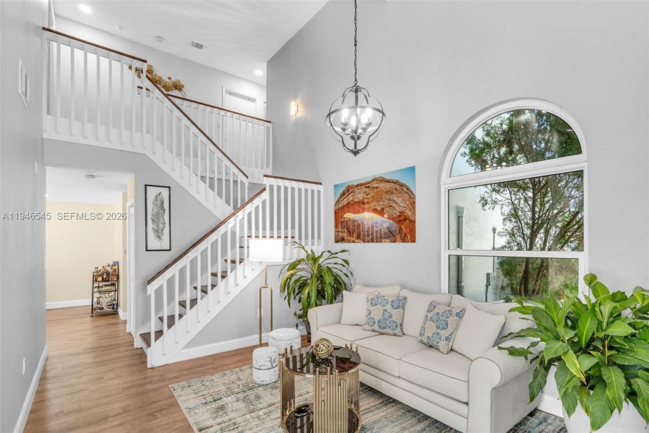 2003 NW 181st Ave, Pembroke Pines, FL 33029 Photo