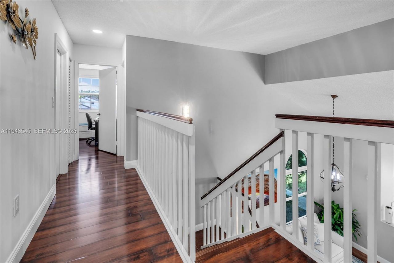 2003 NW 181st Ave, Pembroke Pines, FL 33029 Photo