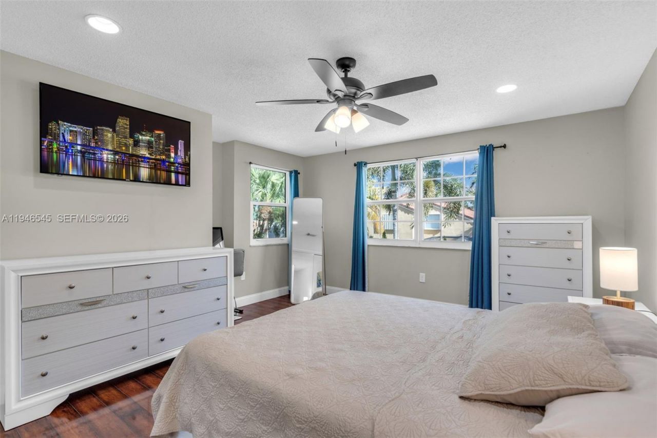 2003 NW 181st Ave, Pembroke Pines, FL 33029 Photo