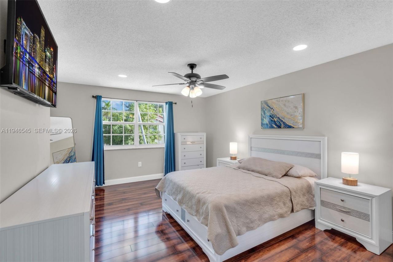 2003 NW 181st Ave, Pembroke Pines, FL 33029 Photo