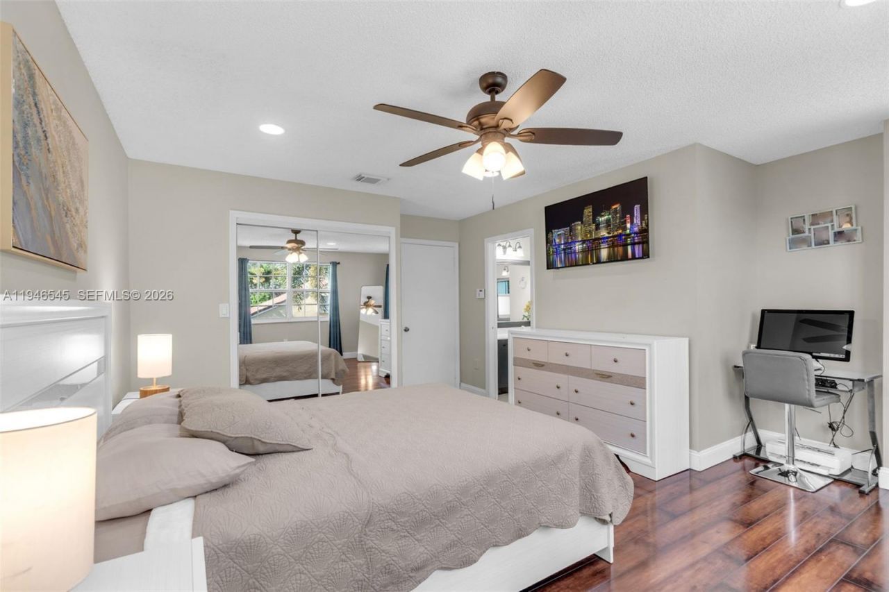 2003 NW 181st Ave, Pembroke Pines, FL 33029 Photo