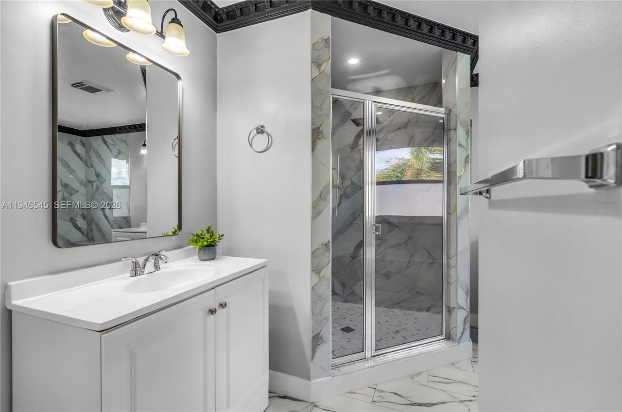 2003 NW 181st Ave, Pembroke Pines, FL 33029 Photo