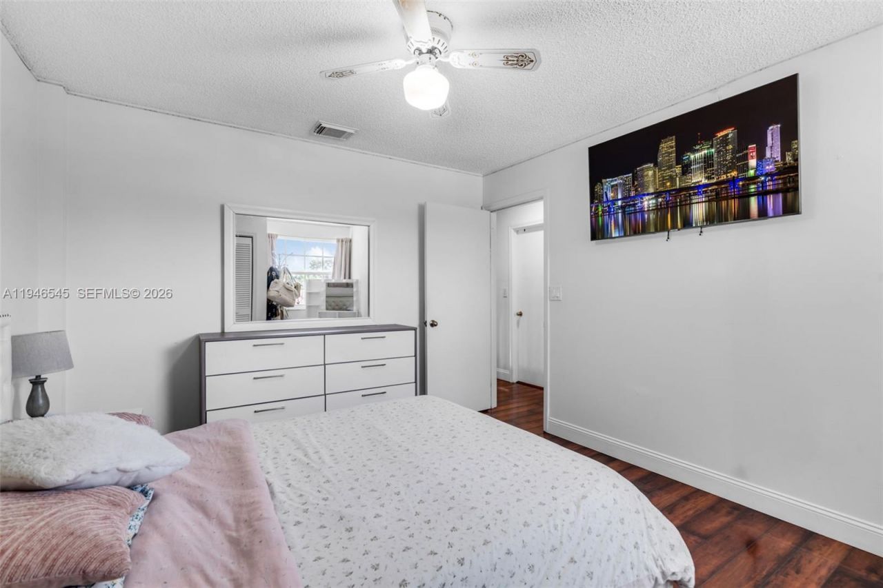 2003 NW 181st Ave, Pembroke Pines, FL 33029 Photo