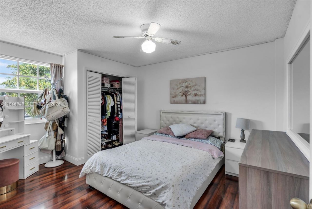 2003 NW 181st Ave, Pembroke Pines, FL 33029 Photo