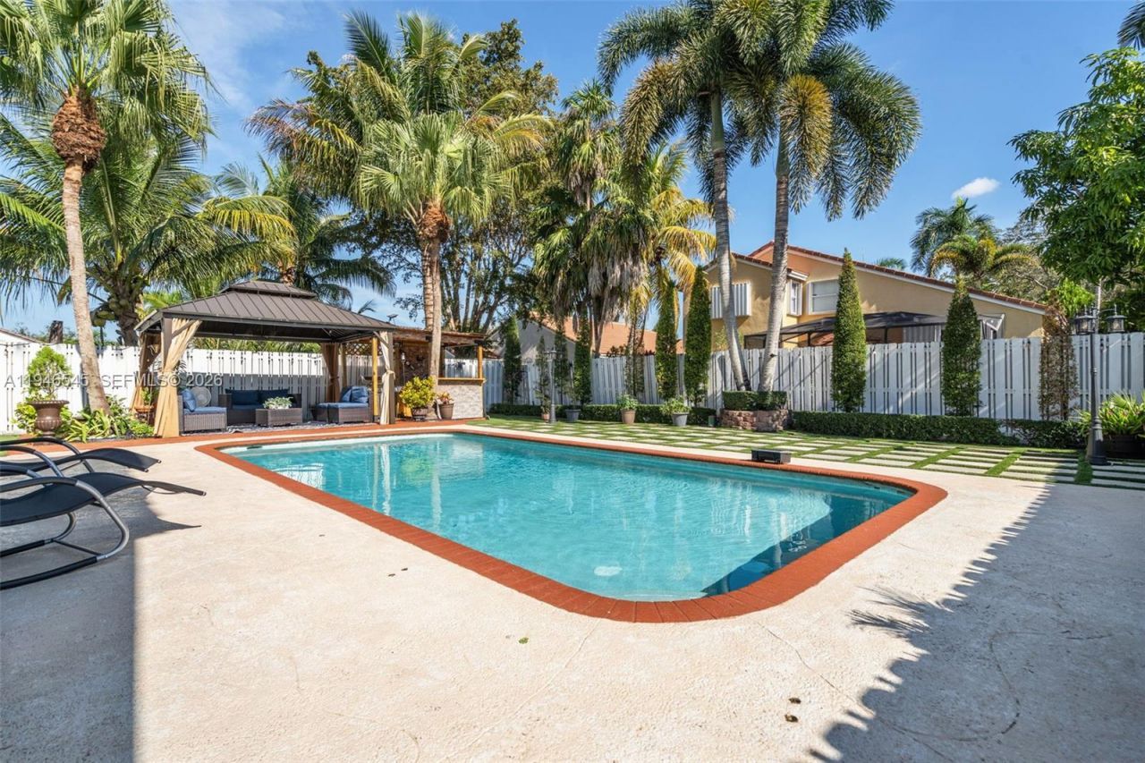 2003 NW 181st Ave, Pembroke Pines, FL 33029 Photo