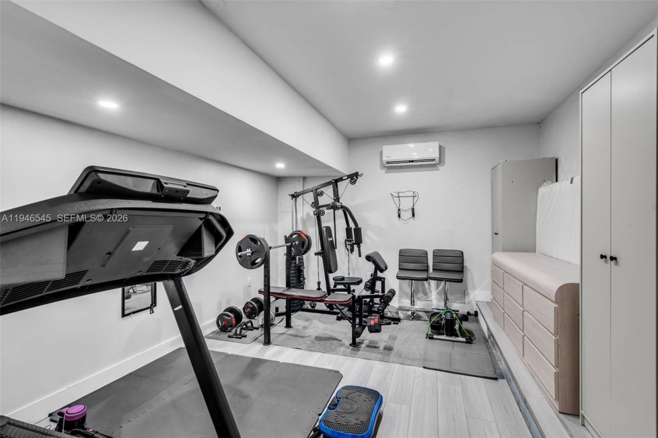 2003 NW 181st Ave, Pembroke Pines, FL 33029 Photo