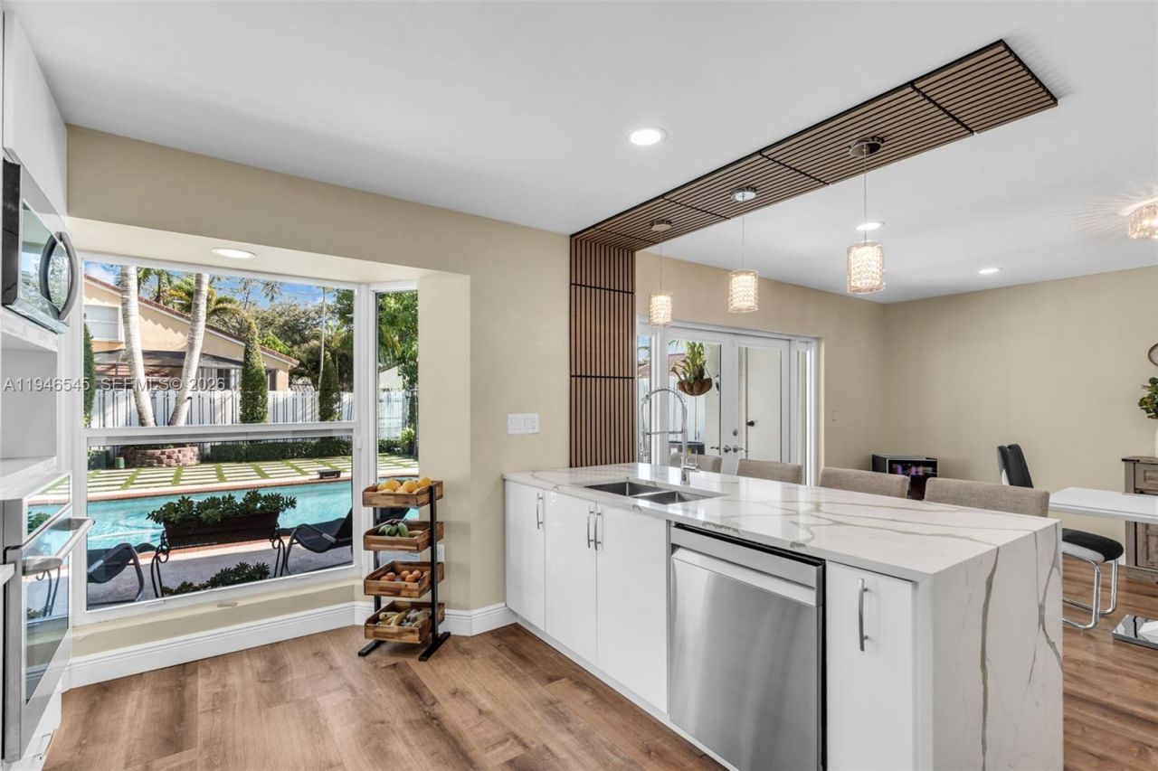 2003 NW 181st Ave, Pembroke Pines, FL 33029 Photo