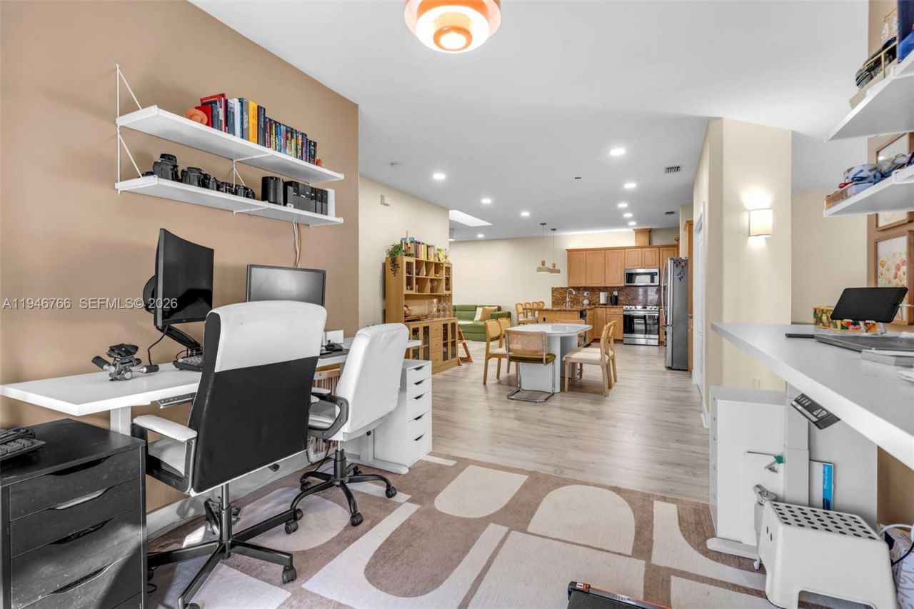 8781 NW 148th Ter, Miami Lakes, FL 33018 Photo