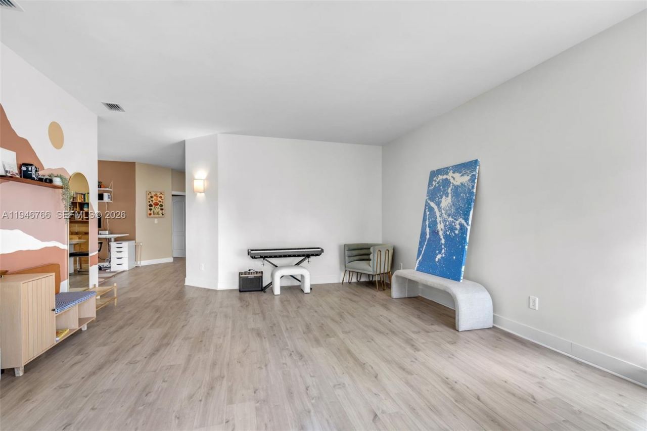 8781 NW 148th Ter, Miami Lakes, FL 33018 Photo