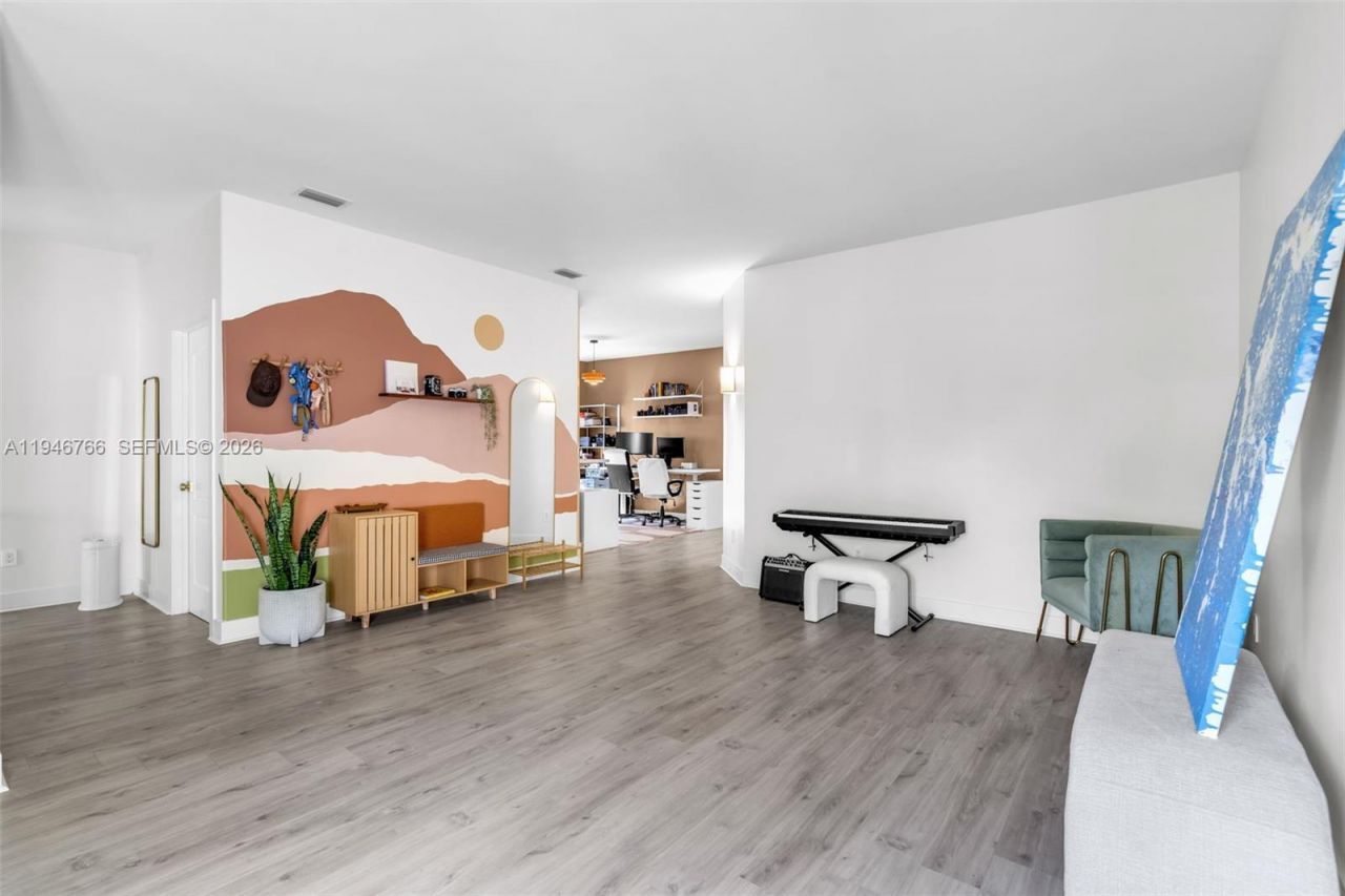 8781 NW 148th Ter, Miami Lakes, FL 33018 Photo