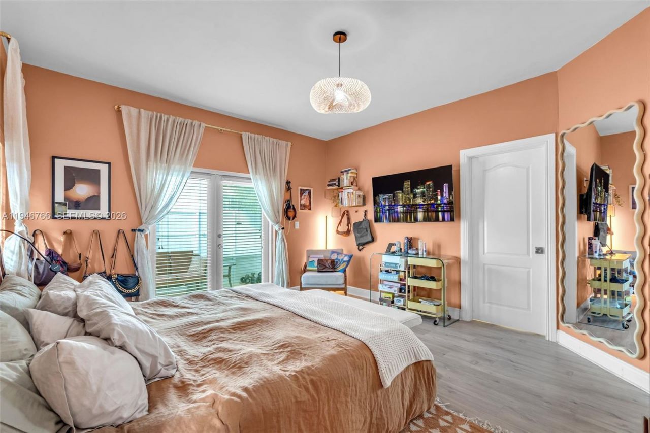 8781 NW 148th Ter, Miami Lakes, FL 33018 Photo