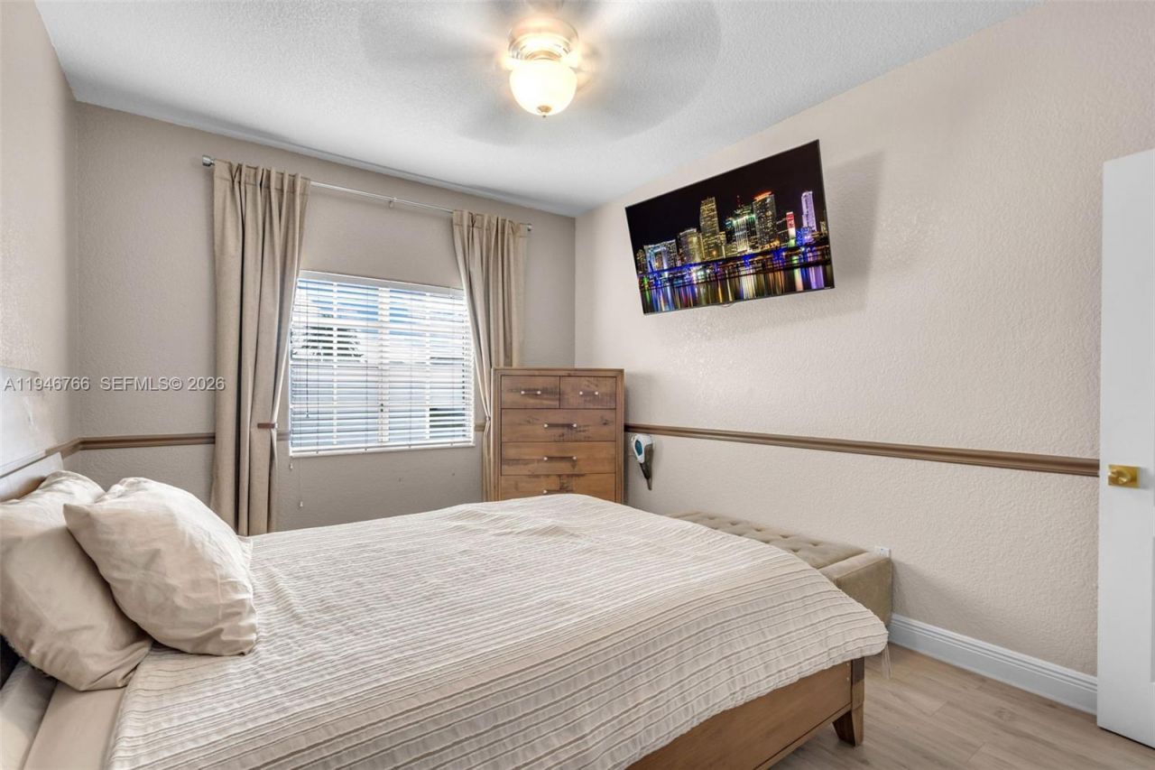 8781 NW 148th Ter, Miami Lakes, FL 33018 Photo