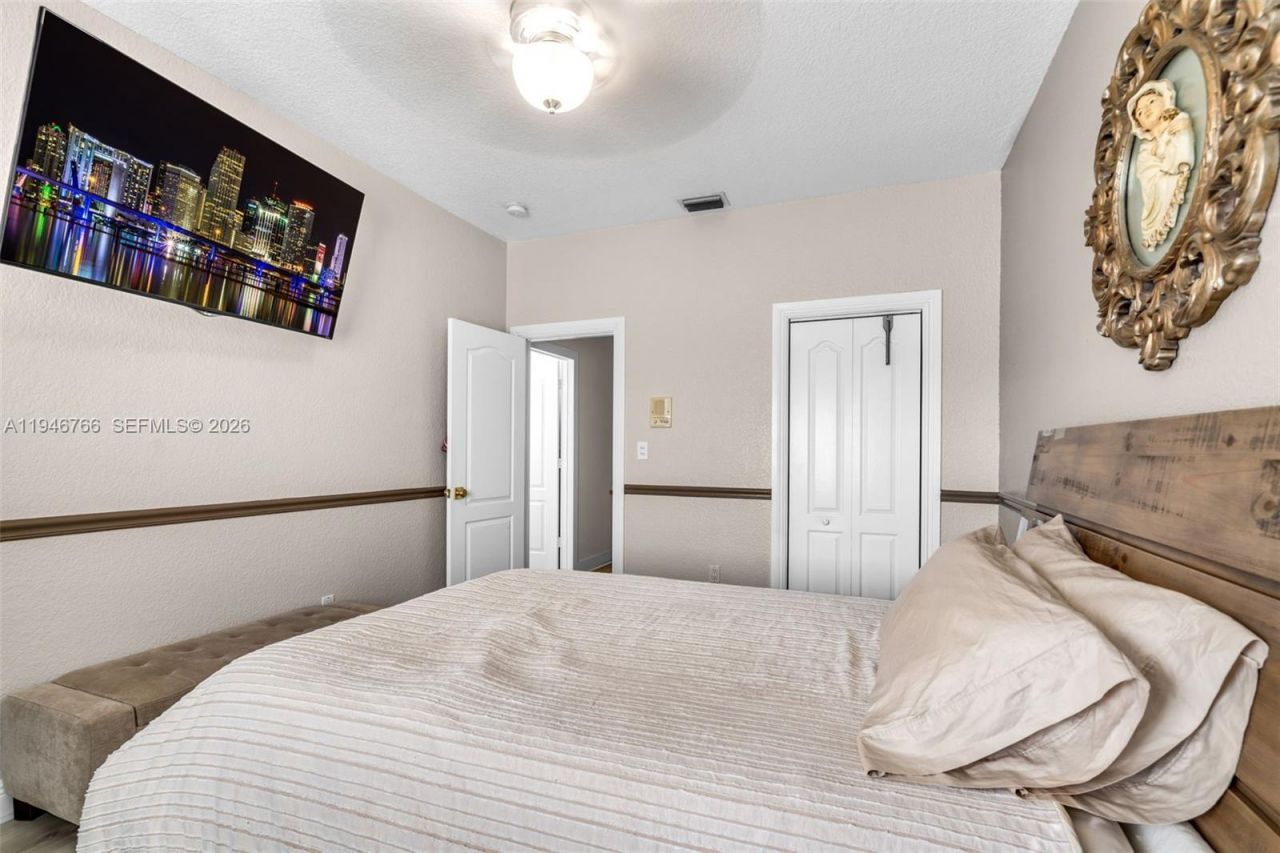 8781 NW 148th Ter, Miami Lakes, FL 33018 Photo