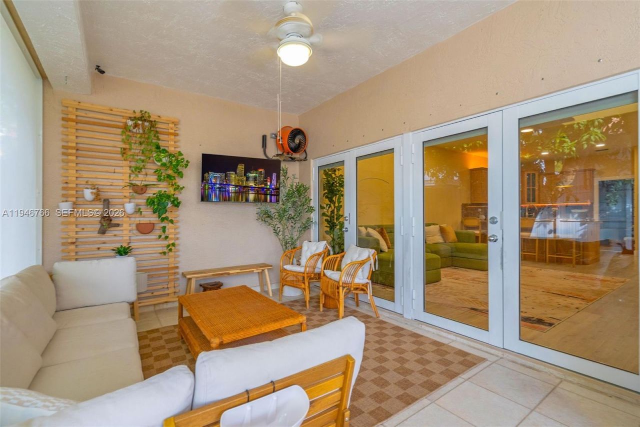 8781 NW 148th Ter, Miami Lakes, FL 33018 Photo