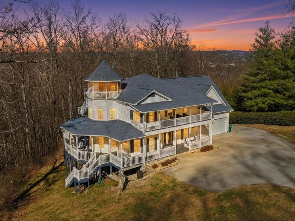 6715 Arapahoe Lane, Knoxville, TN 37918