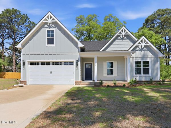 213 Telluride Court, Aberdeen, NC 28315
