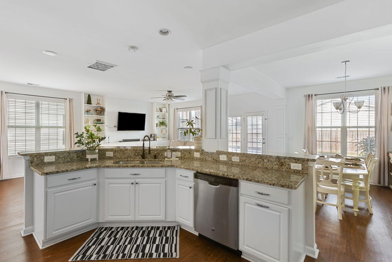 1422 Tannery Row Photo 11