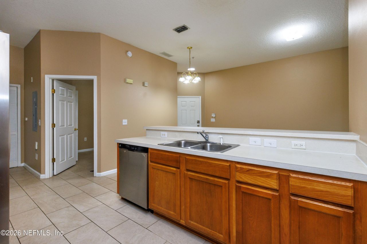 6070 Maggies Circle, Unit 105, Jacksonville, FL 32244 Photo