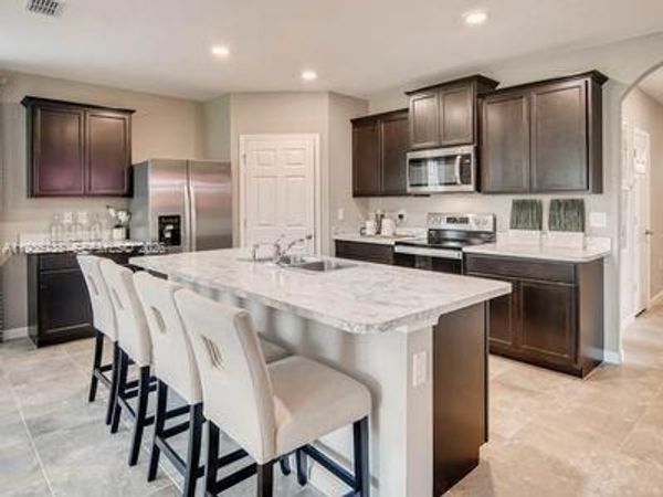 943 Riviera Ave , Sebastian, FL 32958