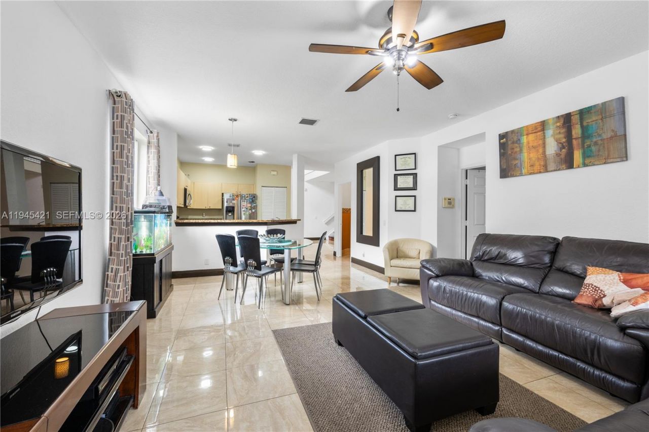 1199 Golden Cane Dr , Weston, FL 33327 Photo