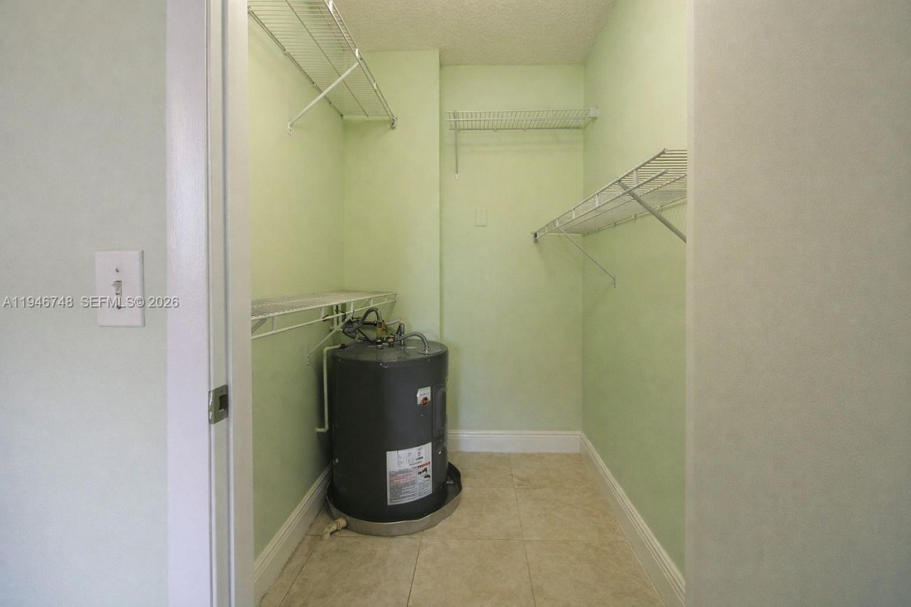 8343 Lake Dr, Unit 207, Doral, FL 33166 Photo