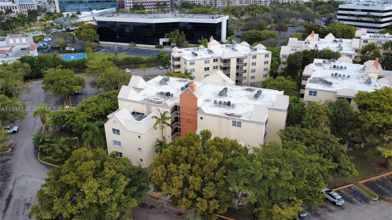 8343 Lake Dr, Unit 207, Doral, FL 33166 Photo