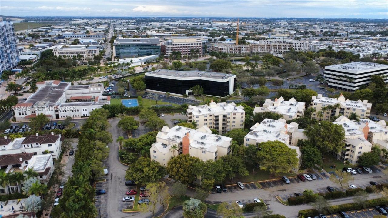 8343 Lake Dr, Unit 207, Doral, FL 33166 Photo