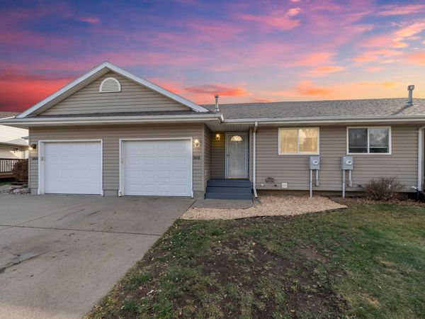 1810 S Campbell Trl, Sioux Falls, SD 57106