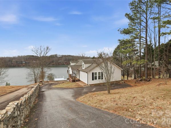 105 Mountain Aire Drive , Stony Point, NC 28678