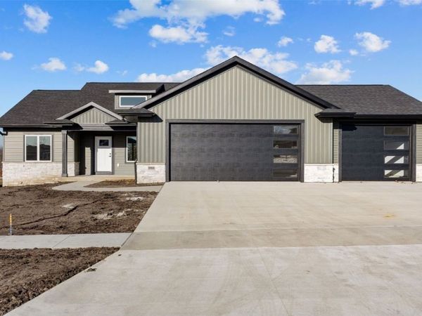 3988 Peridot Dr, Marion, IA 52302
