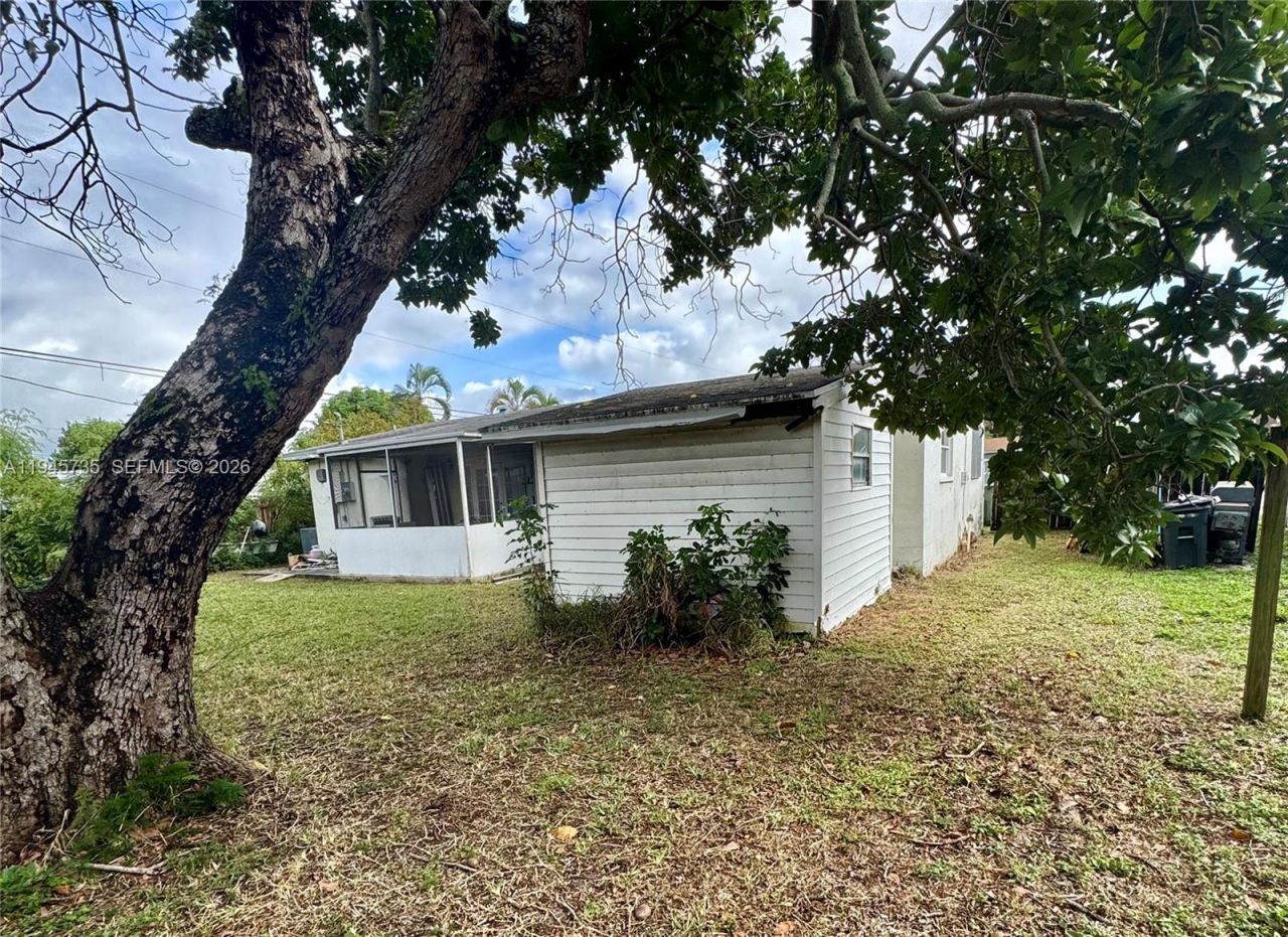 210 SW 65th Ave, Pembroke Pines, FL 33023 Photo